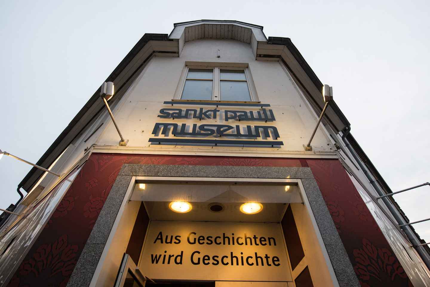 세인트 파울리 투어: 바비 스투피드와 리 잭슨의 드래그 쇼