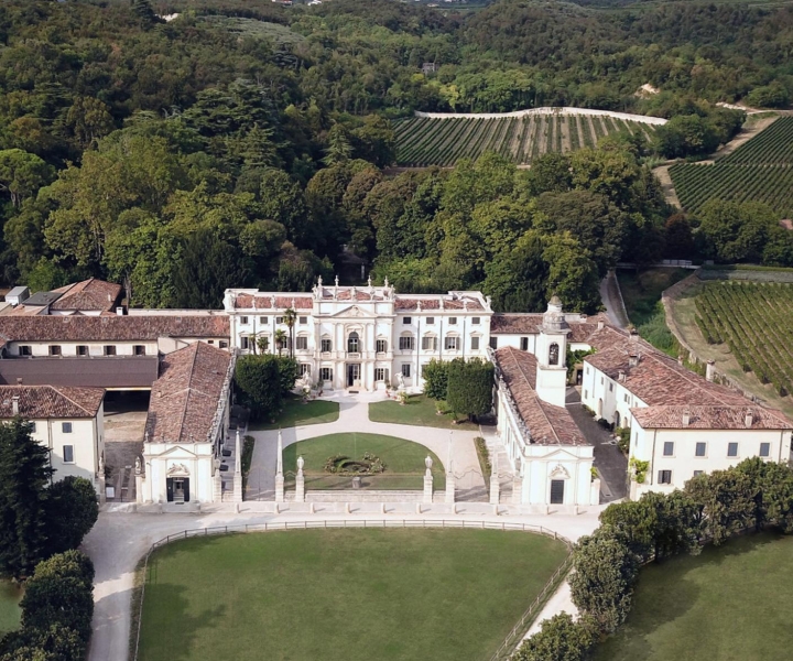 Valpolicella: Amarone Chateau Guided Tour and Wine Tasting