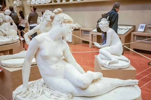 Florencia: Galería de la Academia y estatua de David en grupo pequeño.Tour en ruso
