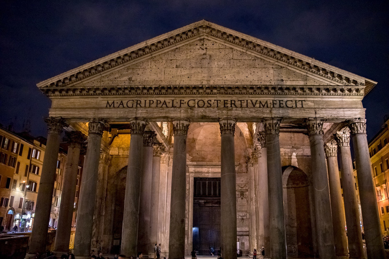 Roma: tour nocturno de 2 horas en carro de golf