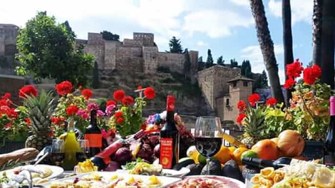 malaga private tour with wine and tapas pairing