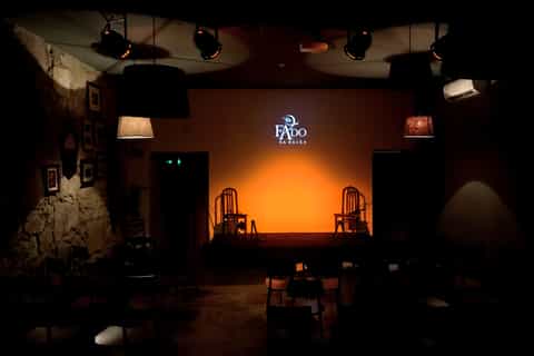 Oporto: espectáculo de fado en vivo con vino de Oporto