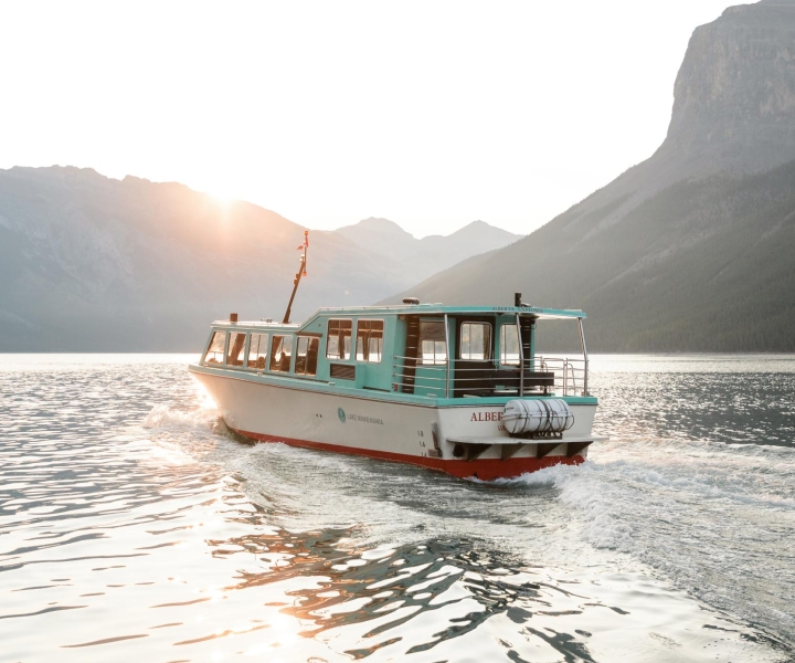 Banff: Lake Minnewanka Cruise