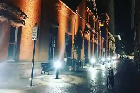 Lancaster: Evening Ghost Tour by Candlelight