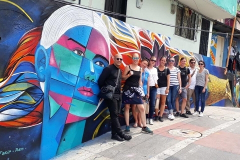 Medellín: tour de grafitis por la Comuna 13 con guía localTour en inglés