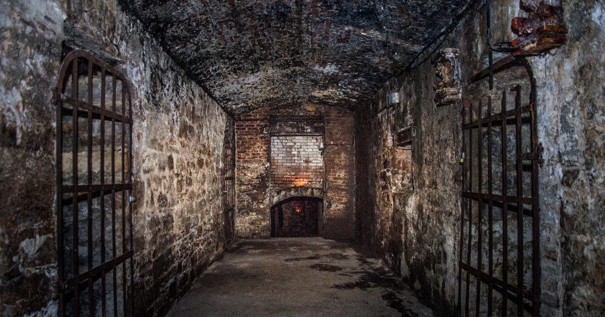 edinburgh castle underground tour