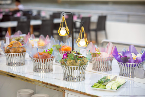 Luxury White Cruise &Premium View &Complimentary Beer & Win White Orchid Dinner on Chao Phraya with Complimentary Beer