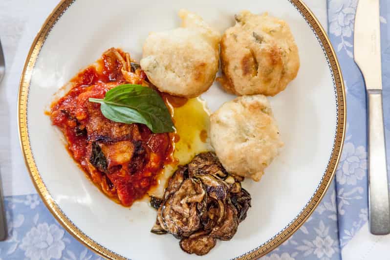 Pompei: Dining Experience at a Local's Home