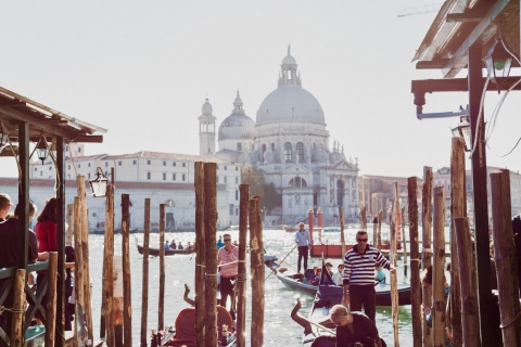 Venetië: 1 uur gondeltocht op het Canal Grande met gidsRondleiding in het Engels