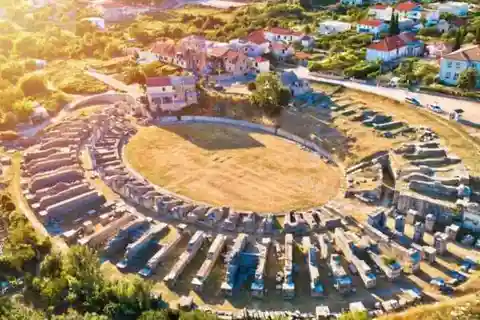 Depuis Split : Salona, forteresse de Klis, Stella et grotte de Vranjaca