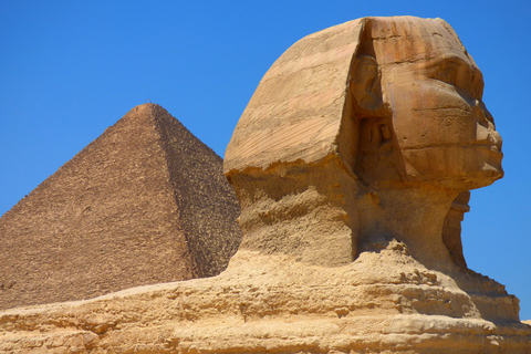 El Cairo: tour de medio día por las pirámides en camello o carruaje de caballosTour privado en carruaje sin tarifas de entrada