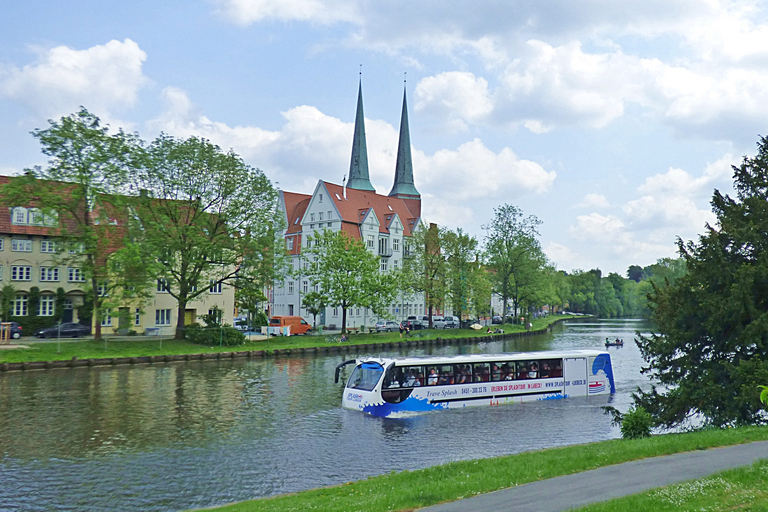 Lübeck: 1-Hour Splash Bus City Tour