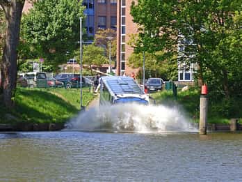 Lübeck: 1-Hour Splash Bus City Tour