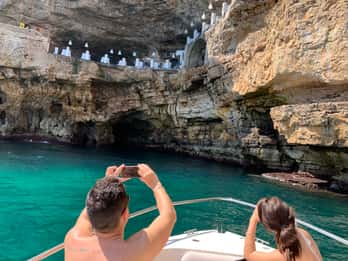 Polignano a Mare: Boat Cave Tour with Aperitif