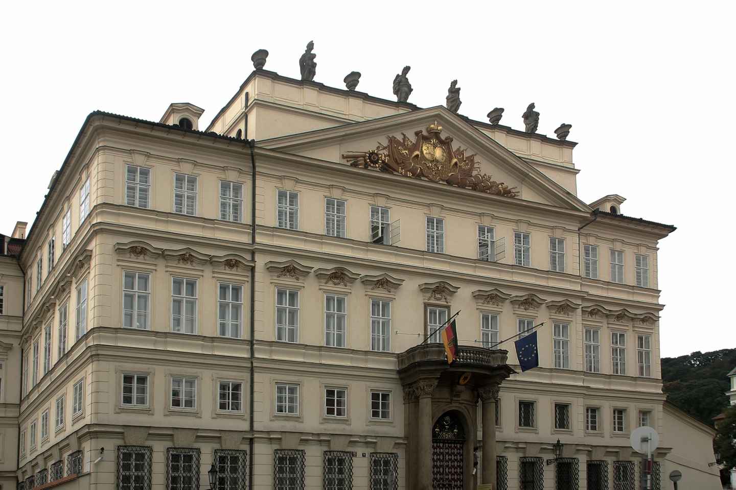 프라하 1989: 독일 대사관 도보 투어