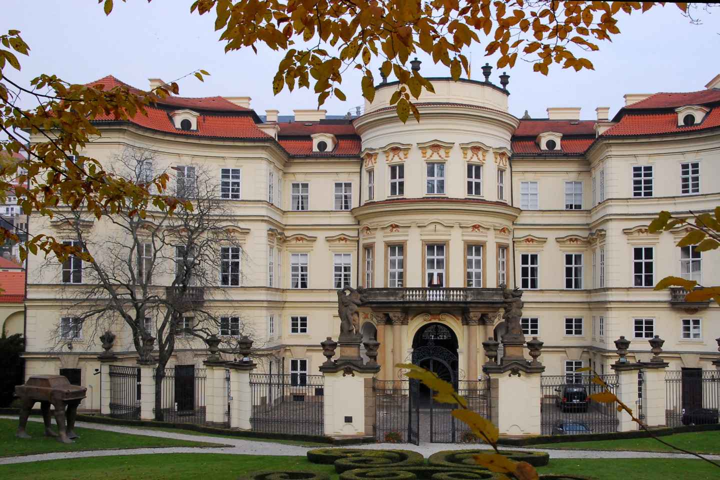 프라하 1989: 독일 대사관 도보 투어