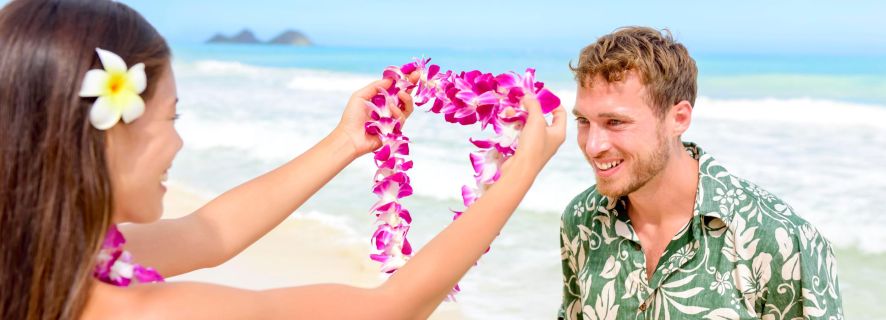 Big Island: Kona Airport Honeymoon Lei Greeting