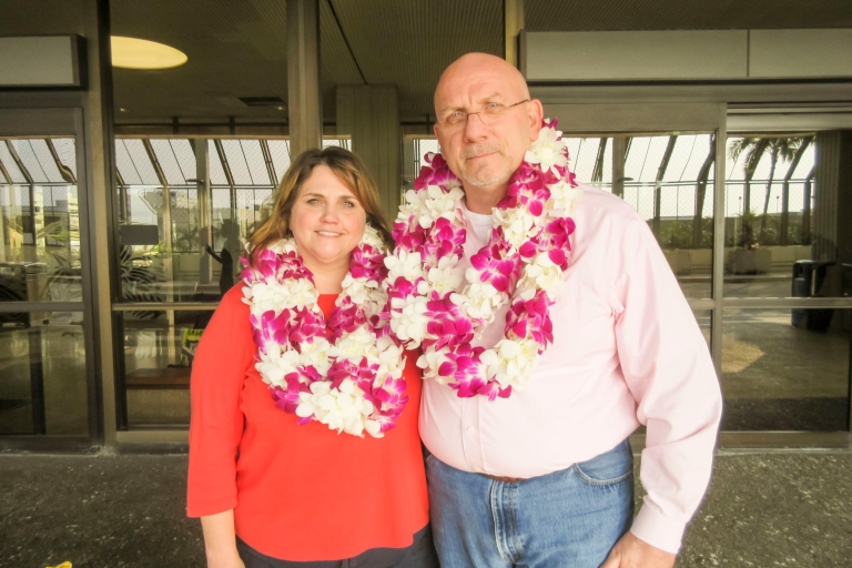 Big Island: Saludo Lei de luna de miel en el aeropuerto de KonaFragante Lei Especial (2 Lei)
