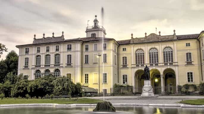 milan 2hour private neoclassical walking tour