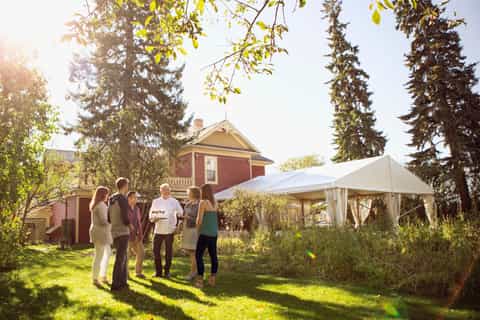 Calgary: Food Walking Tour in Historical Inglewood