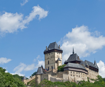 Praga: Tour guidato del Castello di Karlštejn con biglietto d'ingresso