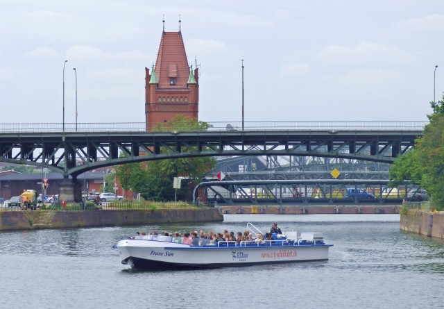 Visit Lübeck 1-Hour City Cruise in German in Travemünde