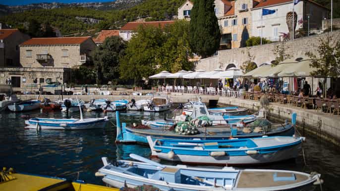from makarska two islands boat tour with fish picnic