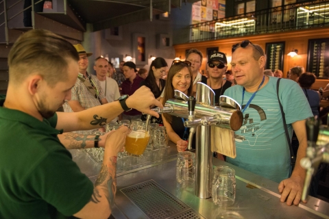 Staropramem: Biertour mit Getränk oder BierverkostungTour auf Deutsch mit Bierverkostung und Essen