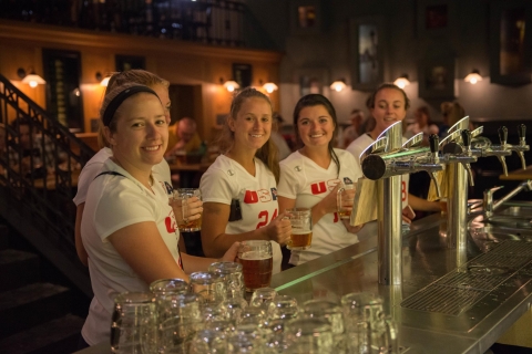 Staropramem: Beer Experience with Drink or Beer Tasting Tour in German with Beer Tasting