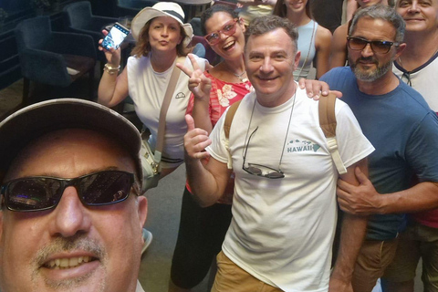 Bucharest: Walking tour with Italian speaking guide for small groups