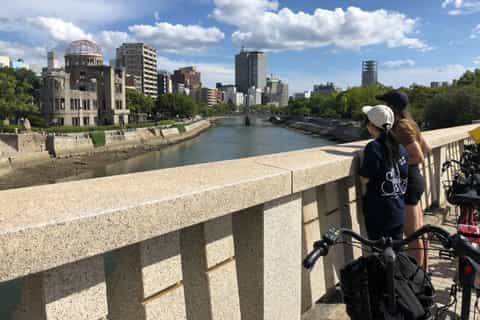 Hiroshima: Cycling Tour with Local Guide