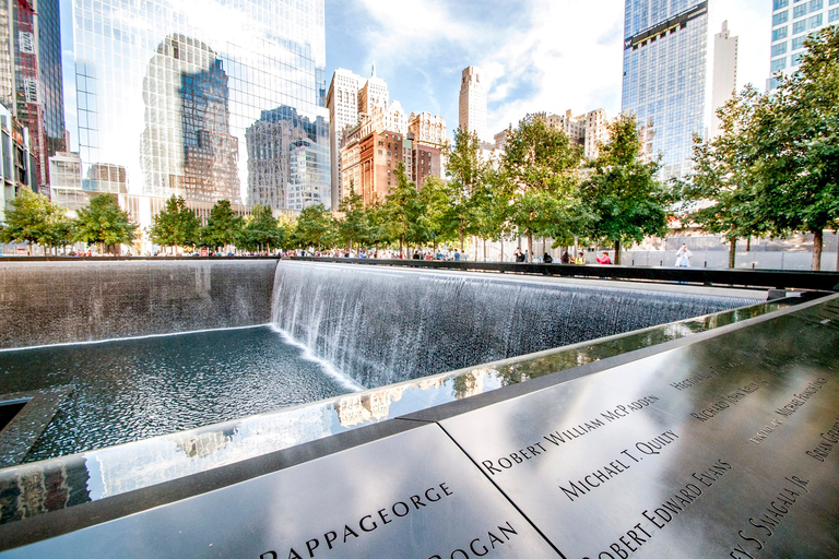 Tour del Memoriale di Ground Zero dell&#039;11 settembre e biglietto opzionale per il Museo dell&#039;11 settembreTour di Ground Zero e ingresso al 9/11 Museum