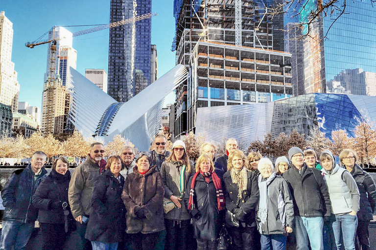 Ground Zero 9/11 Memorial Tour & Optional 9/11 Museum TicketTour solo por la Zona Cero.