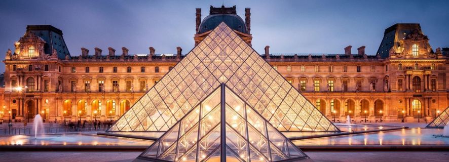 Museu do Louvre e o Cruzeiro no Sena