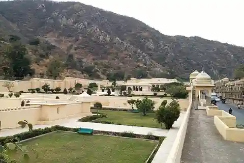 Private Jaipur sightseeing Tour by Car - All Inclusive