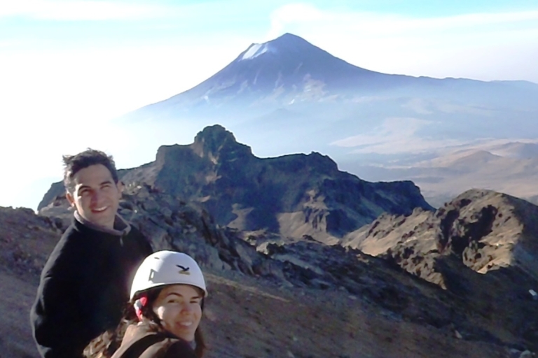 Iztaccíhuatl: excursión a pie con guíaIztaccíhuatl: excursión de escalada con guía