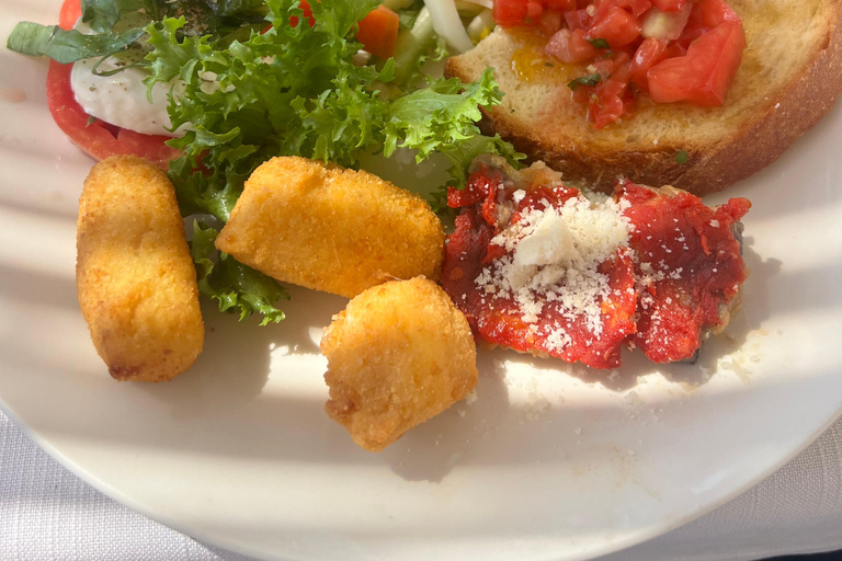 Private Boat Tour of Capri from Sorrento, Positano, or Capri Private Boat Tour of Capri departing from Capri