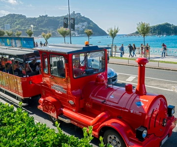 San Sebastian: Hop-On/Hop-Off-Stadtführung Zug