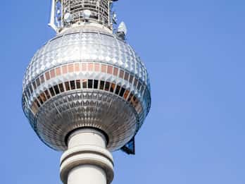 Berliner Fernsehturm: Vorzugs-Ticket & Fenstertisch Berliner Fernsehturm: Vorzugs-Ticket & Fenstertisch