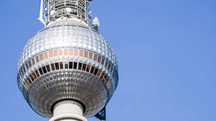 Torre de la Televisión: Fast View y mesa en la ventana