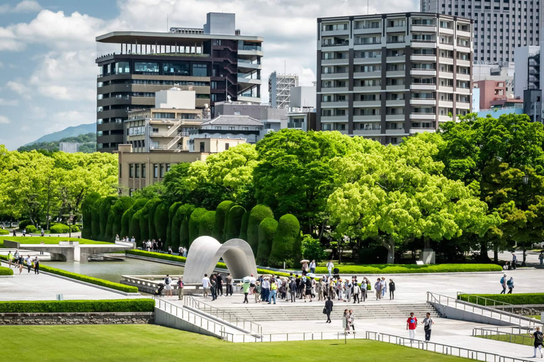Hiroshima & Miyajima: Private Day Trip with Hotel Pickup