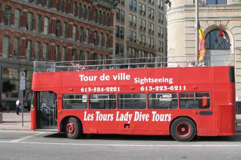Ottawa: Hop-On Hop-Off Guided City Tour Day Ticket