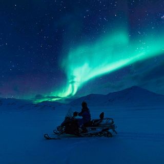 Longyearbyen: Northern Lights Hunt by Electric Snowmobile