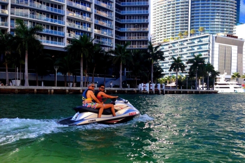 Miami: tour urbano en moto acuáticaMiami: tour de 2,5 horas en moto de agua