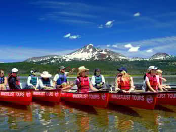 Bend : visite d'une demi-journée en canoë sur les lacs des Cascades (Brews & Views)