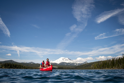 Bend: tour en canoa de medio día con cervezas y vistas en los lagos Cascade