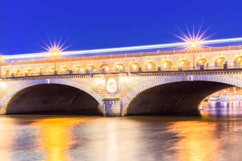 Paris: 1-times elvecruise i «Lysenes by»