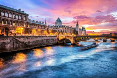 Paris: Evening Cruise with Dinner on River Seine