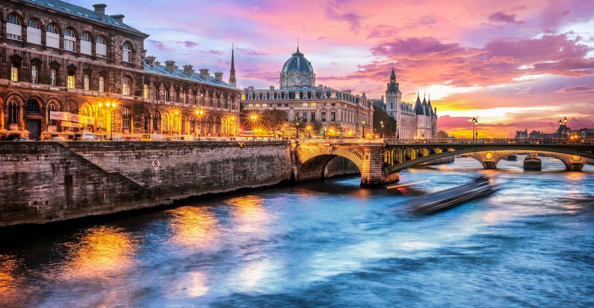 Paris: Evening Cruise with Dinner on River Seine