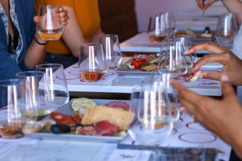 Lissabon: Portugiesische Weinprobe und Käse zum MittagessenLissabon: Portugiesische Weinprobe und Käseverkostung zum Mi